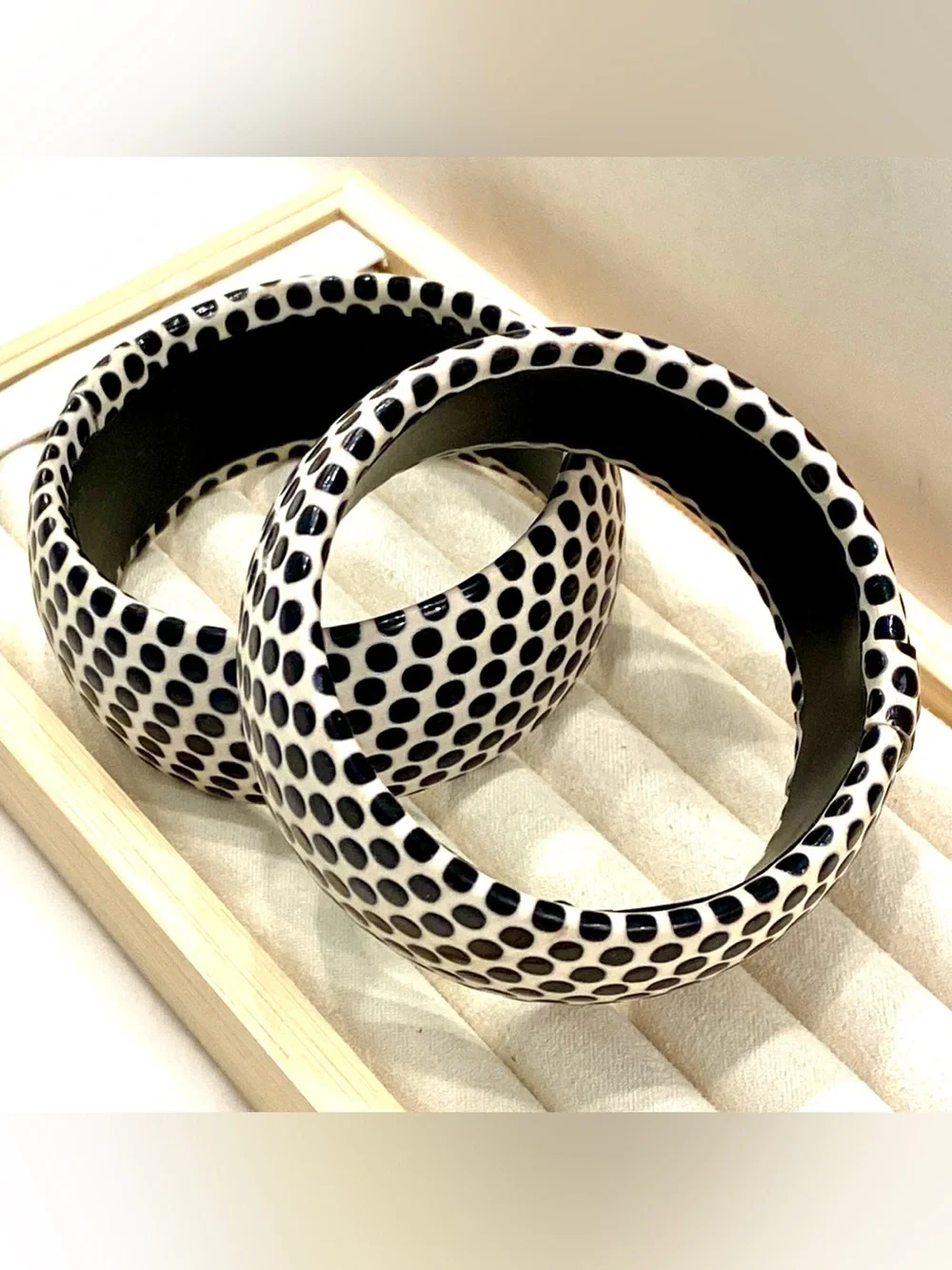 Vintage Chunky Polka Dot Bangle Bracelet Set 2pc Black White Graphic Stackable